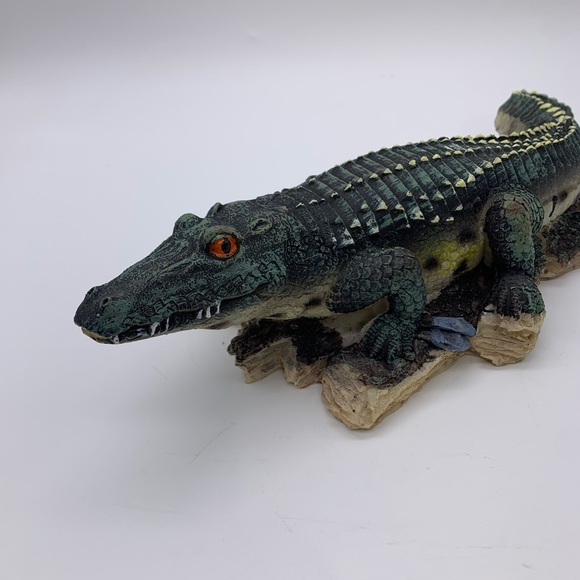 Realistic Alligator On Rock- Resin Indoor/Outdoor Aquarium Decor 12”Long - Picture 6 of 10